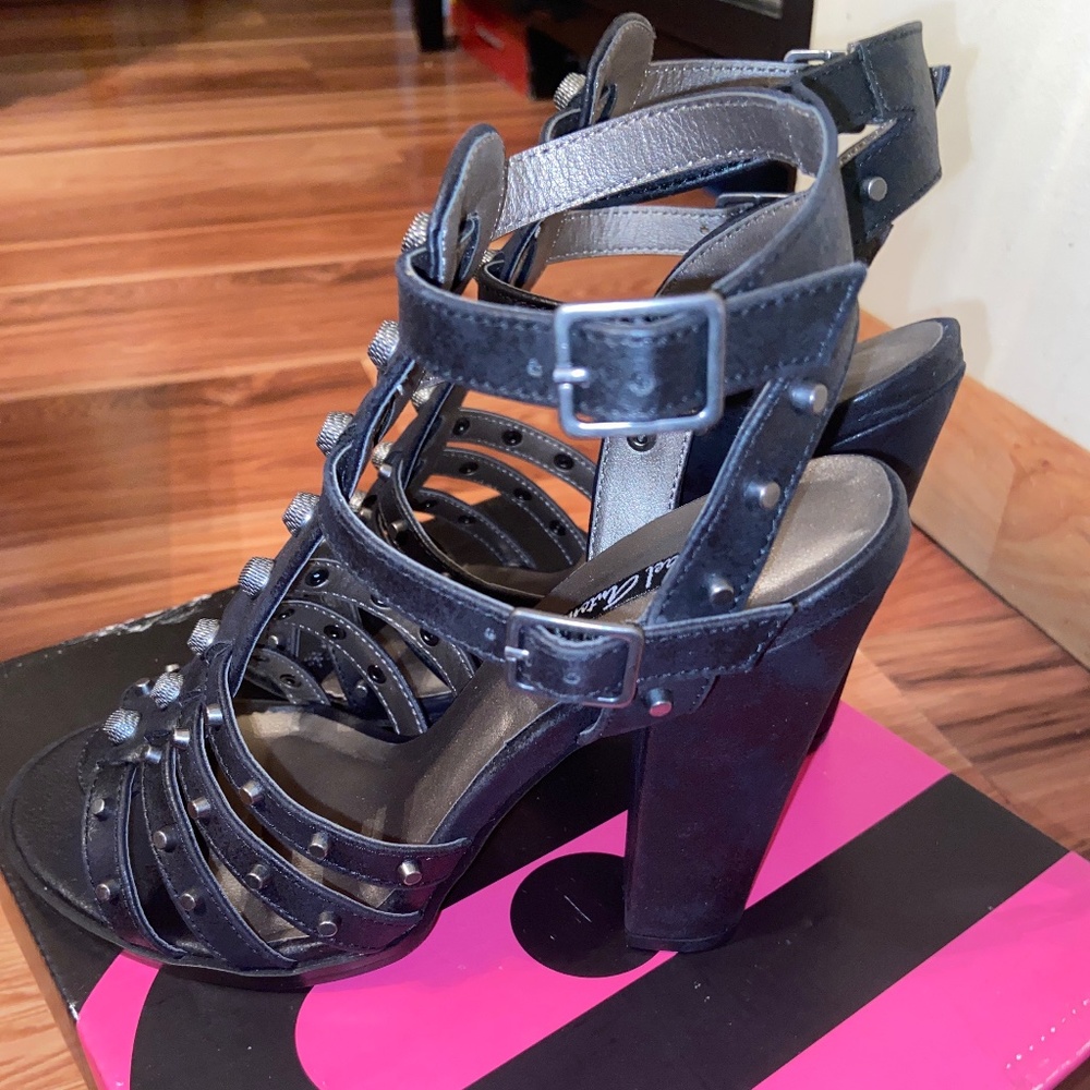 Brand New Chunky Heel Strappy Sandals